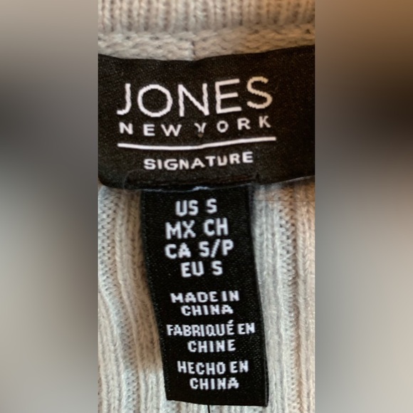 NWT Jones New York boxy turtleneck sweater. Size S. Gray animal print. - Picture 4 of 6